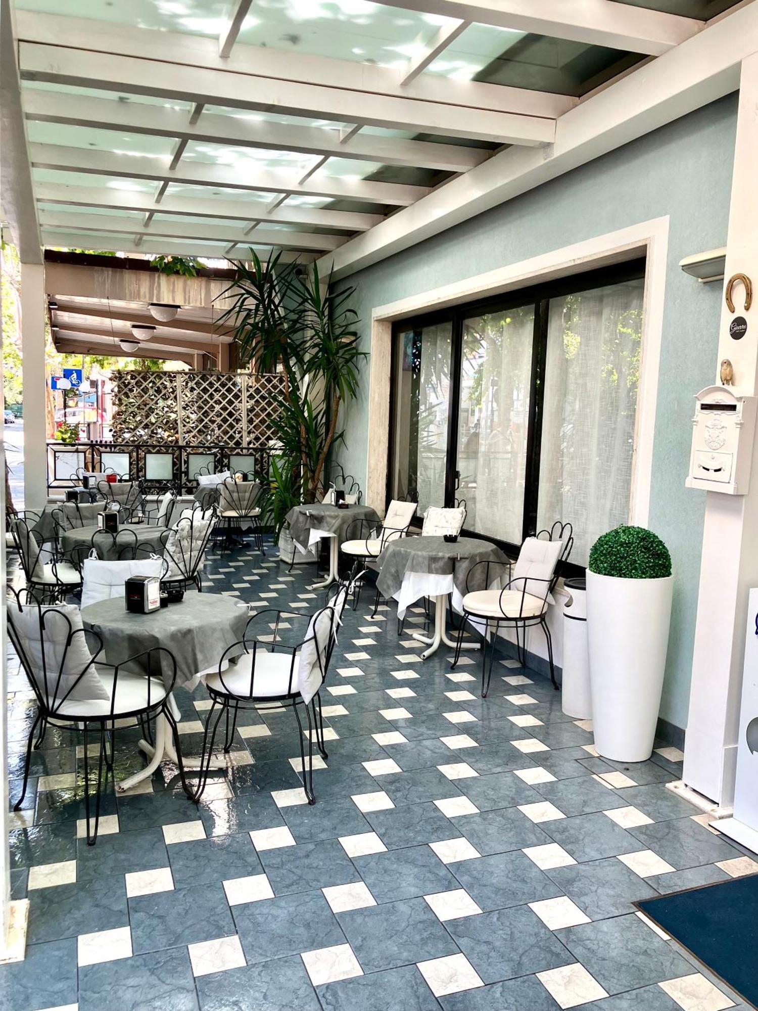 Hotel Ginevra E Residence Католика Екстериор снимка